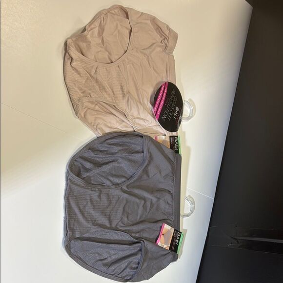 Bali Comfort Revolution Briefs - Picture 2 of 6